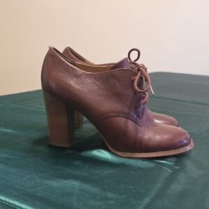 Nine West Elegant Brown Lace-Up Heeled Shoes